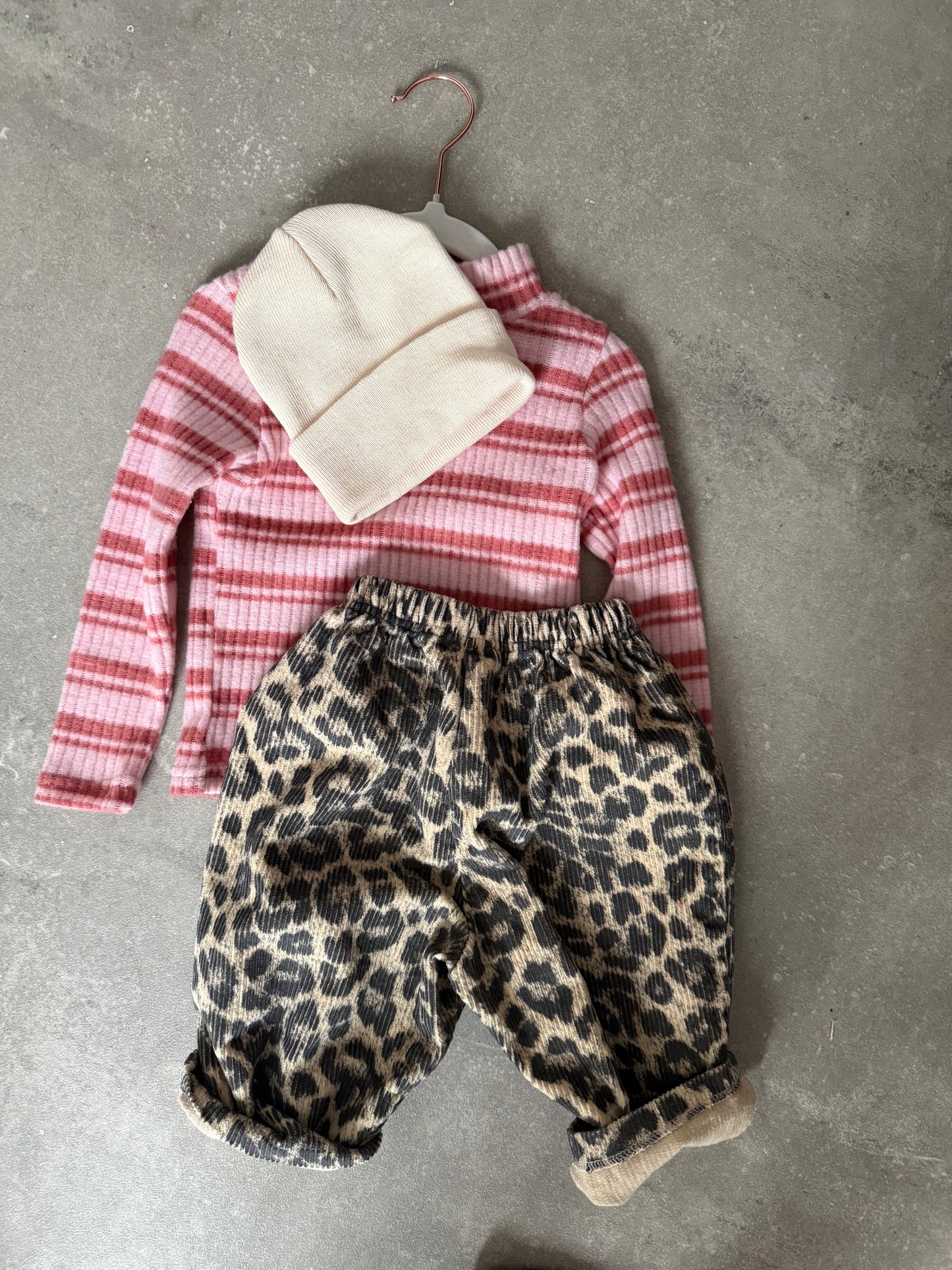 Roze streep fleece trui
