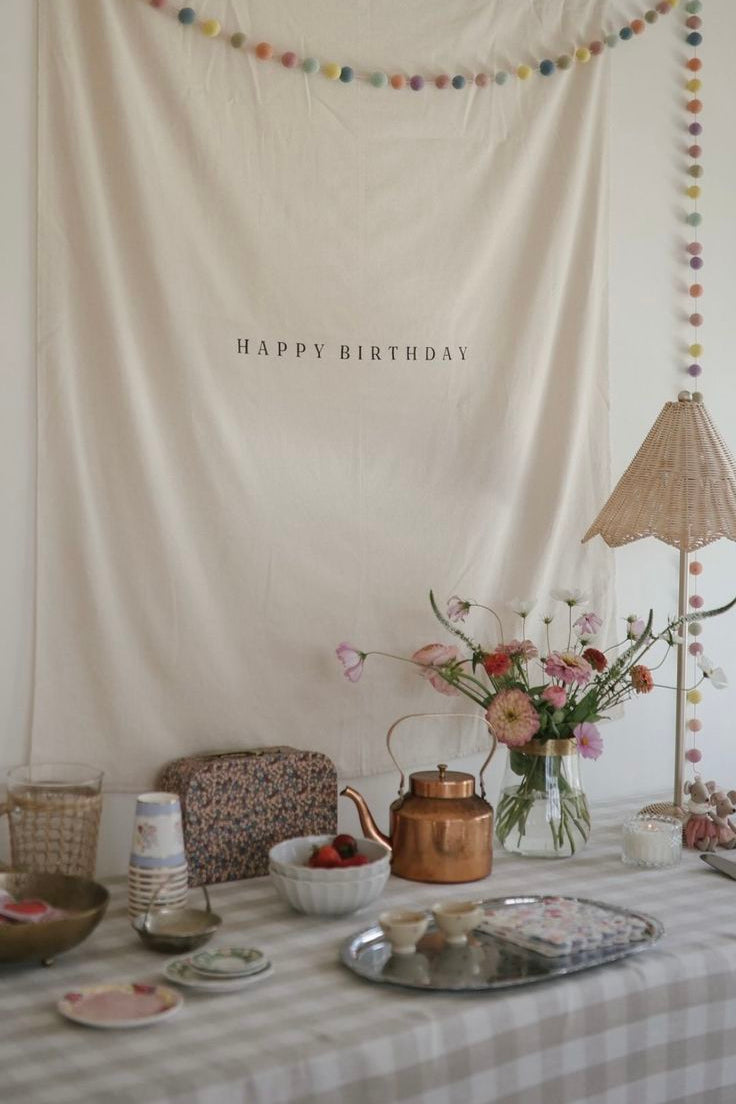 Verjaardagsbanner 'Happy birthday' beige