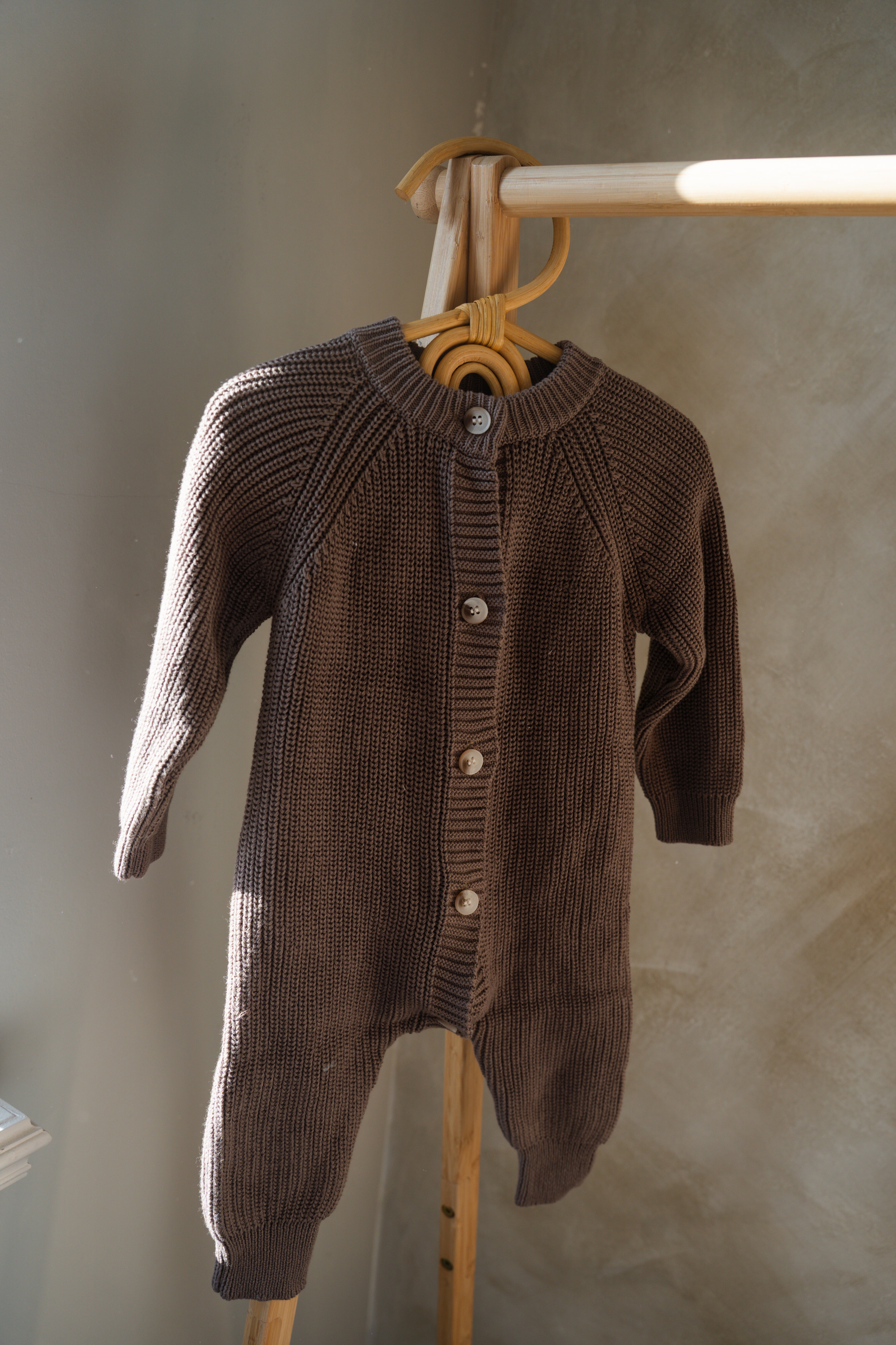 Kuscheliger Strick-Jumpsuit | Mokka