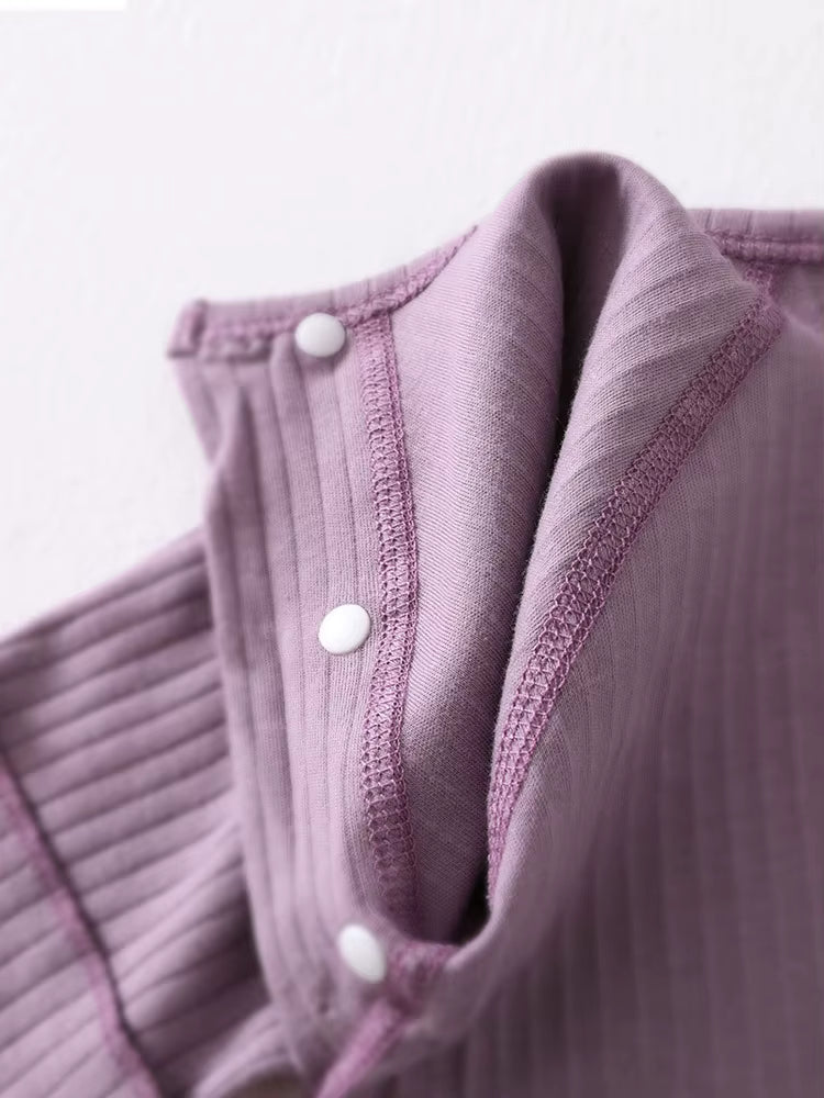 Gerippter Baby-Strampler | Lila