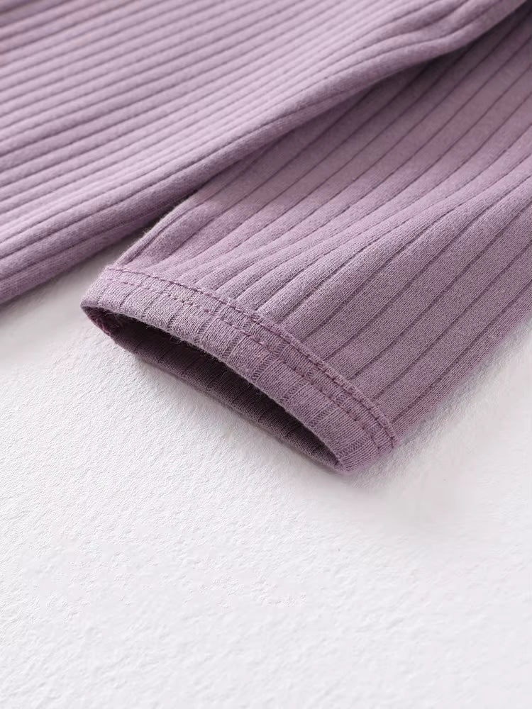 Gerippter Baby-Strampler | Lila
