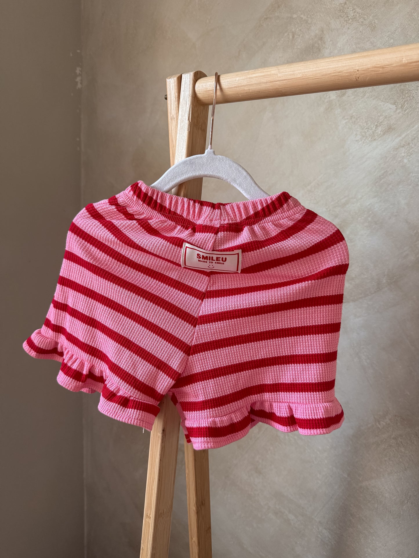 Roze / rood streep short 92/98