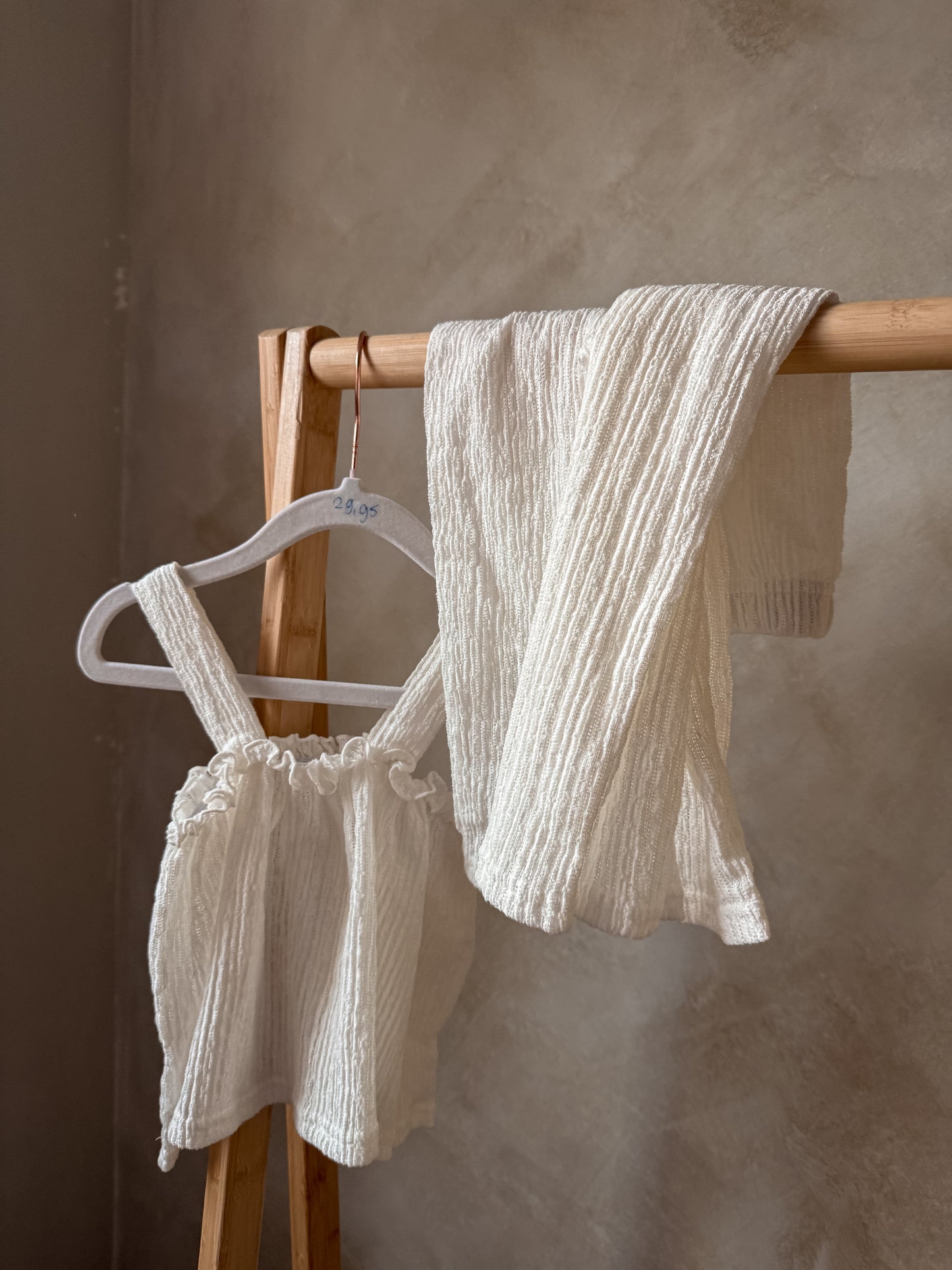 White co-ord set 80/86